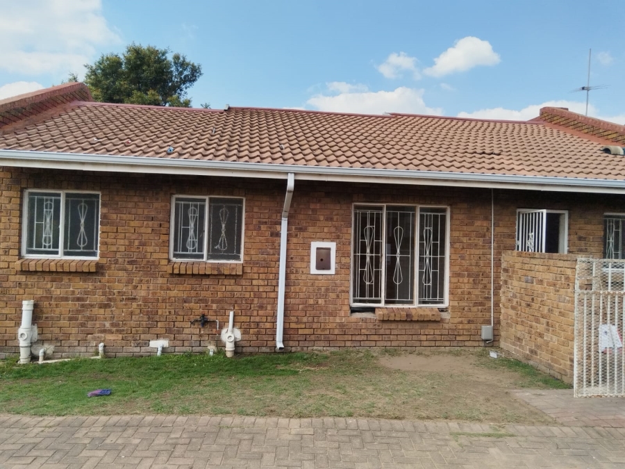 To Let 3 Bedroom Property for Rent in Norkem Park Gauteng
