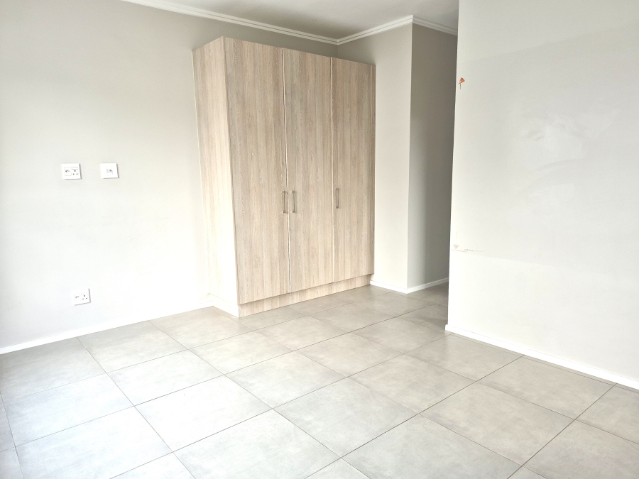 To Let 2 Bedroom Property for Rent in Sandown Gauteng