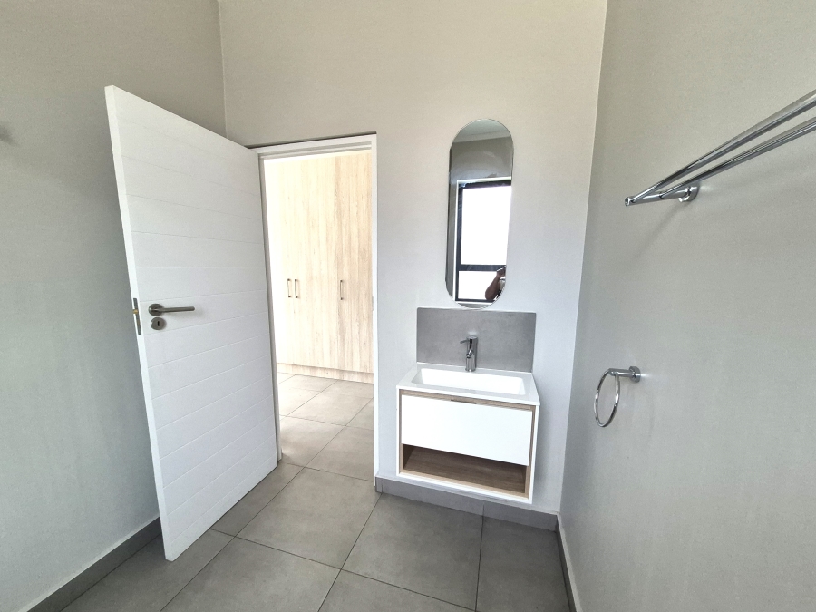 To Let 2 Bedroom Property for Rent in Sandown Gauteng