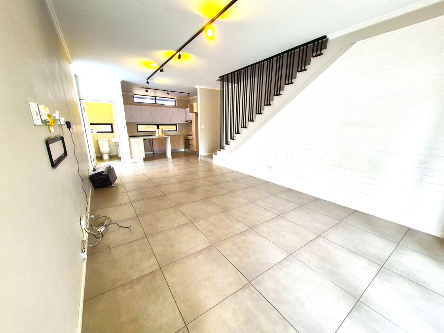To Let 2 Bedroom Property for Rent in Sandown Gauteng