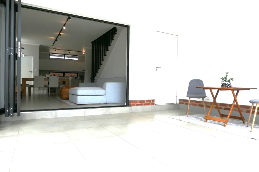 To Let 2 Bedroom Property for Rent in Sandown Gauteng
