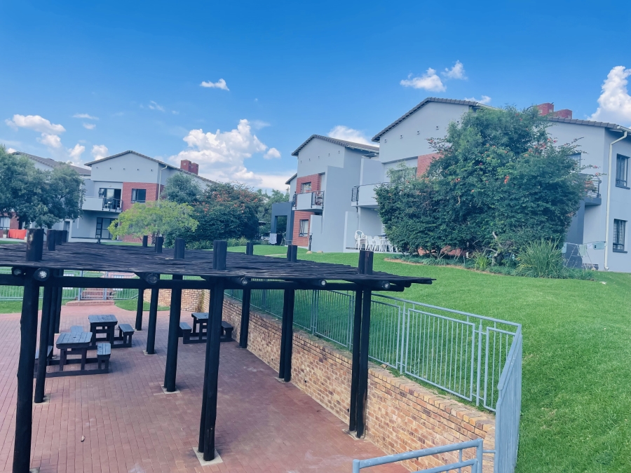 To Let 1 Bedroom Property for Rent in Jackal Creek Golf Estate Gauteng