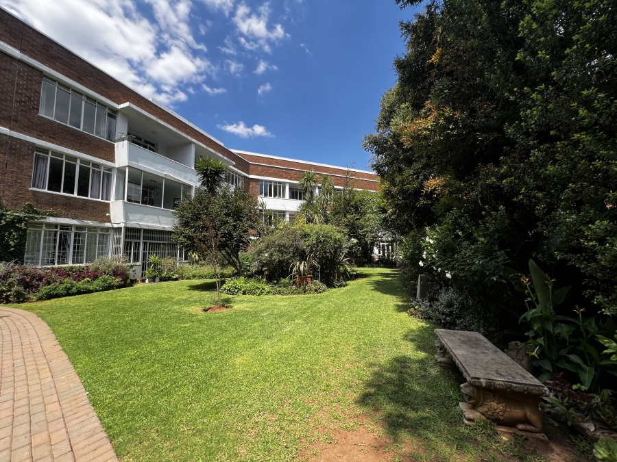 To Let 2 Bedroom Property for Rent in Illovo Gauteng