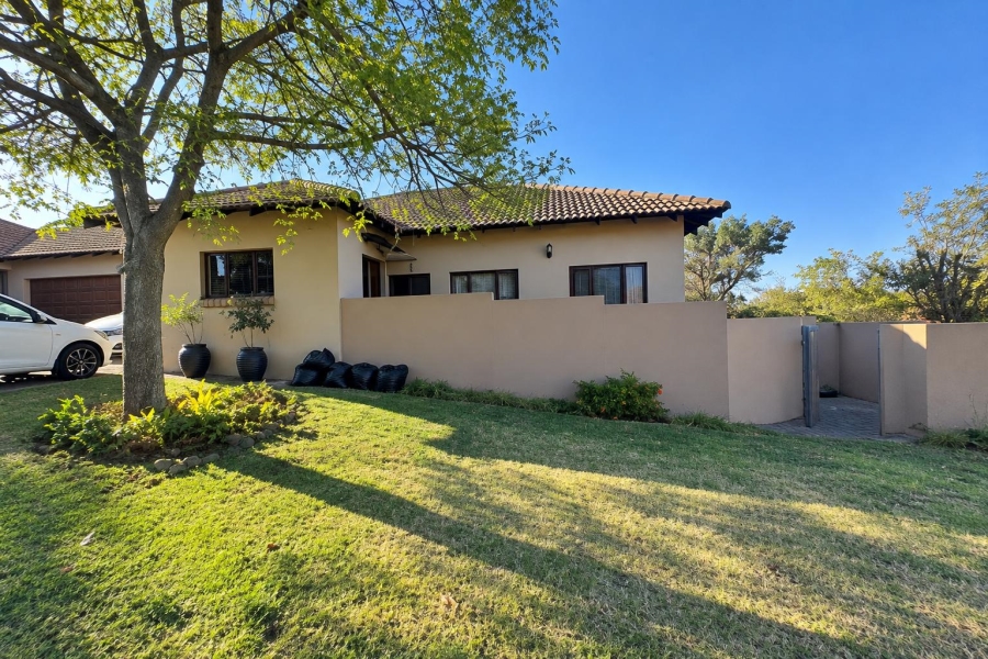 To Let 3 Bedroom Property for Rent in Thatchfield Close Gauteng