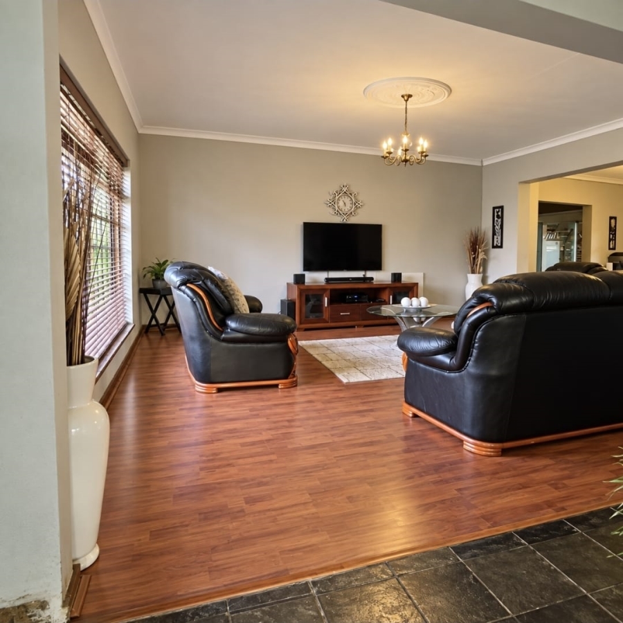 4 Bedroom Property for Sale in Rant En Dal Gauteng