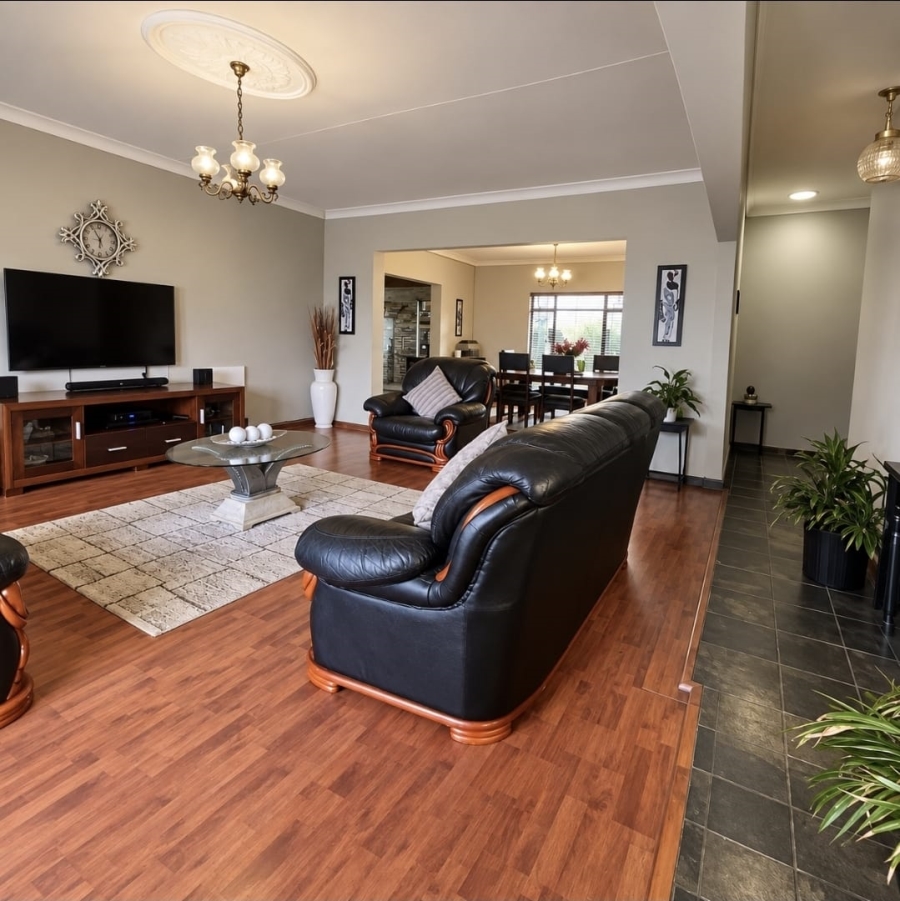 4 Bedroom Property for Sale in Rant En Dal Gauteng