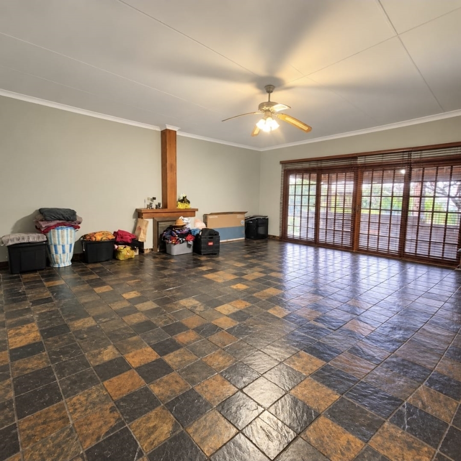 4 Bedroom Property for Sale in Rant En Dal Gauteng