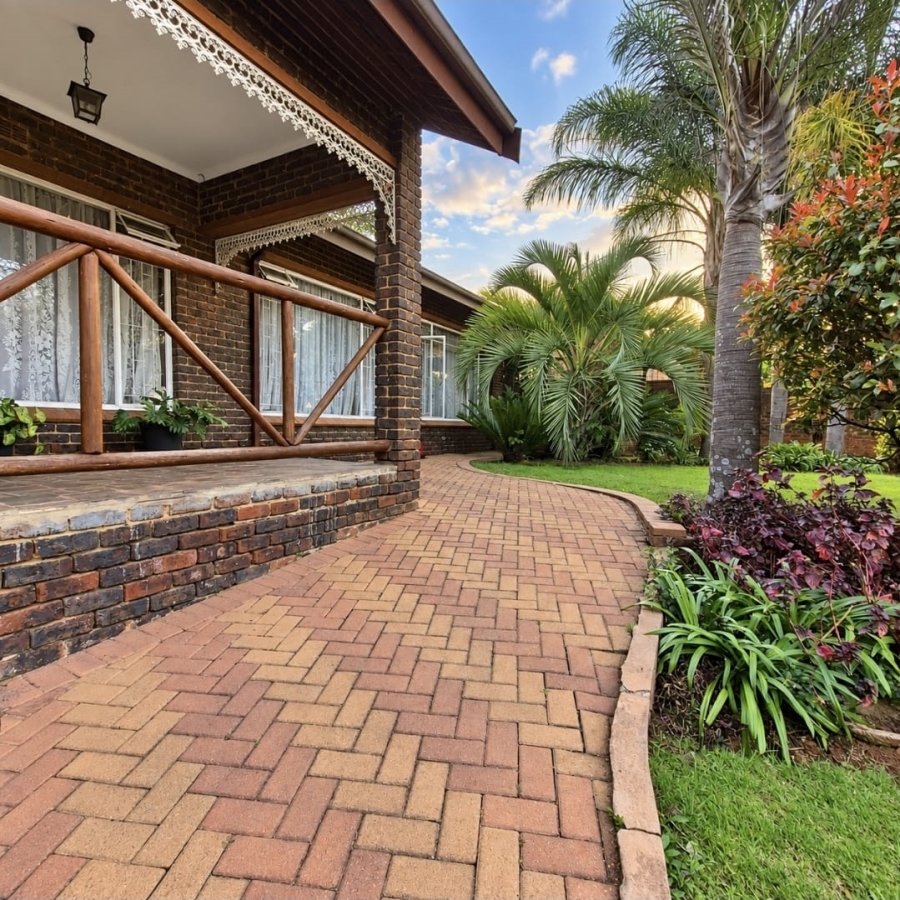 4 Bedroom Property for Sale in Rant En Dal Gauteng