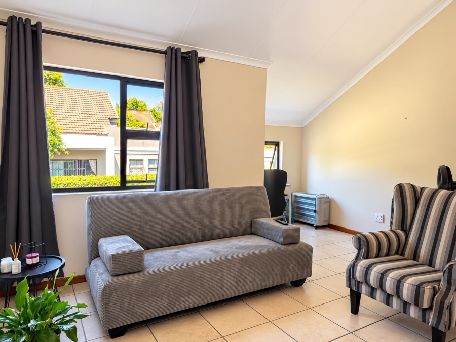 To Let 2 Bedroom Property for Rent in Broadacres Gauteng