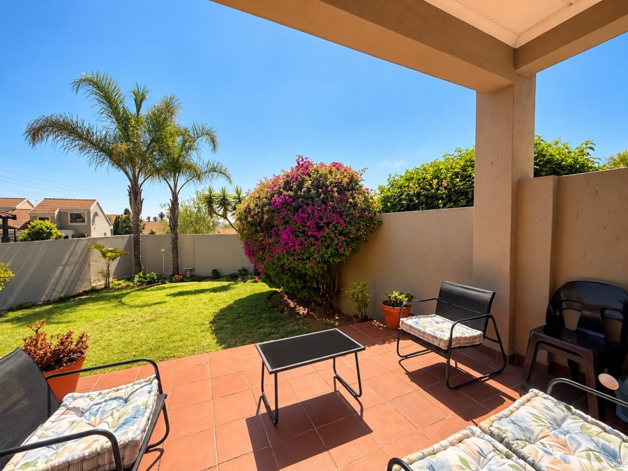To Let 2 Bedroom Property for Rent in Broadacres Gauteng