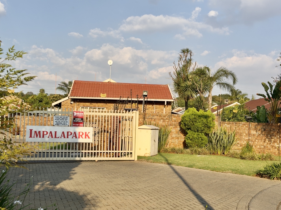 2 Bedroom Property for Sale in Pierre Van Ryneveld Gauteng
