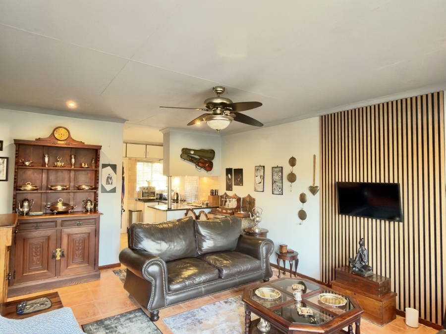 2 Bedroom Property for Sale in Pierre Van Ryneveld Gauteng