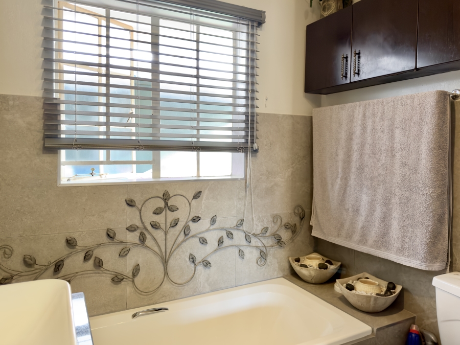 2 Bedroom Property for Sale in Pierre Van Ryneveld Gauteng