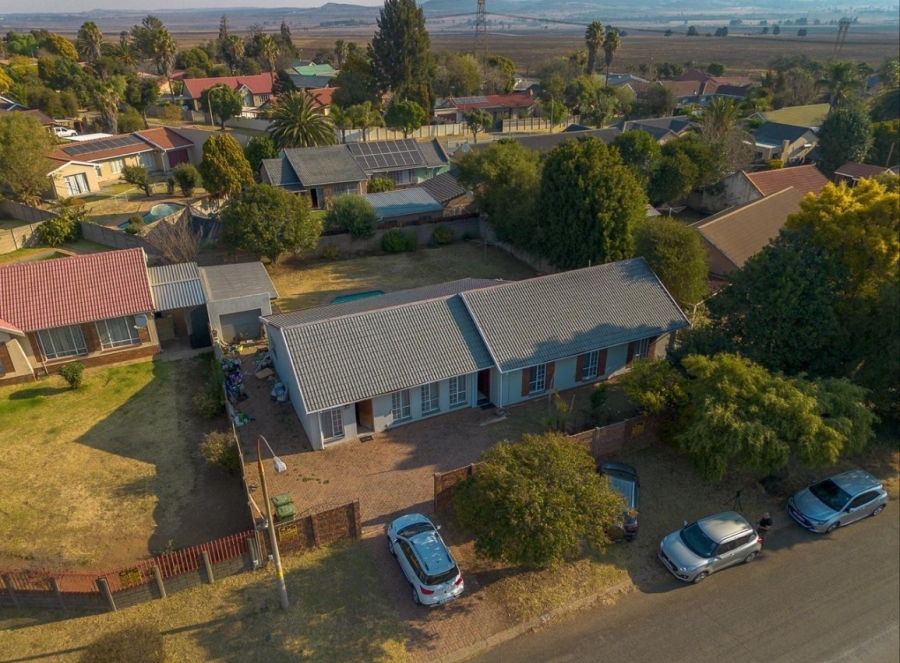 3 Bedroom Property for Sale in Brackendowns Gauteng