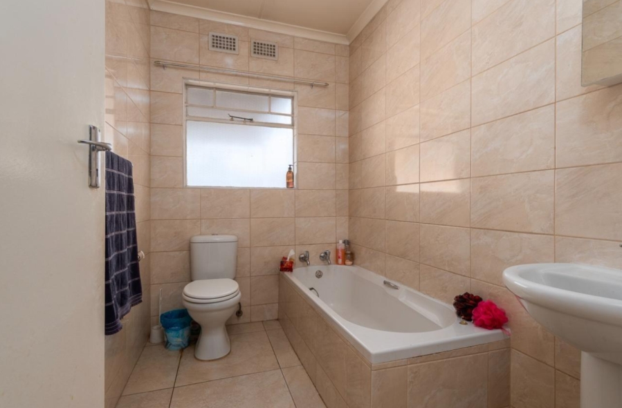 3 Bedroom Property for Sale in Brackendowns Gauteng