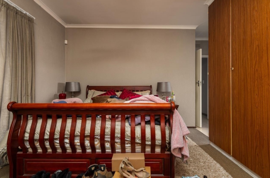 3 Bedroom Property for Sale in Brackendowns Gauteng