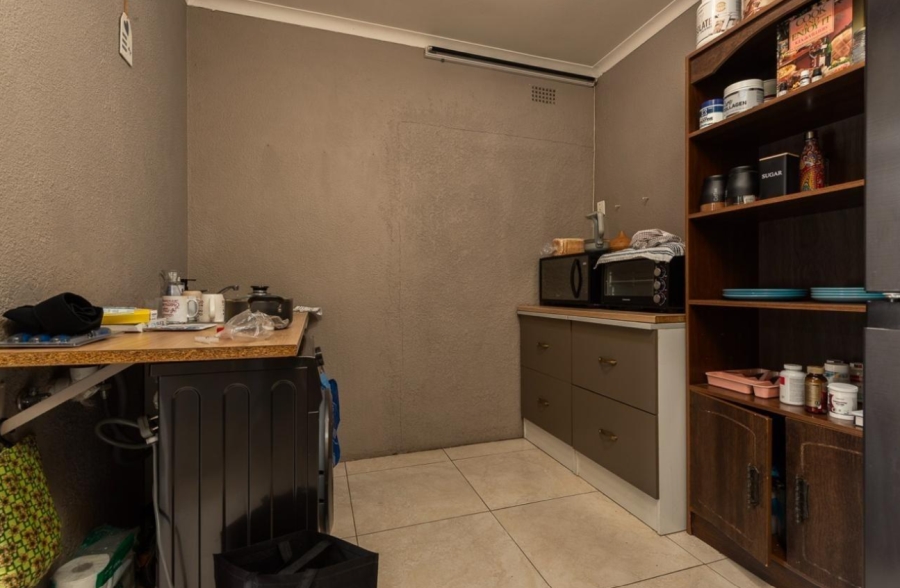 3 Bedroom Property for Sale in Brackendowns Gauteng