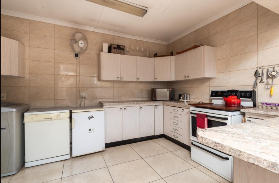 3 Bedroom Property for Sale in Brackendowns Gauteng