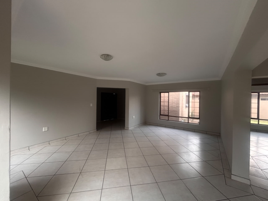5 Bedroom Property for Sale in Vanderbijlpark SE 8 Gauteng