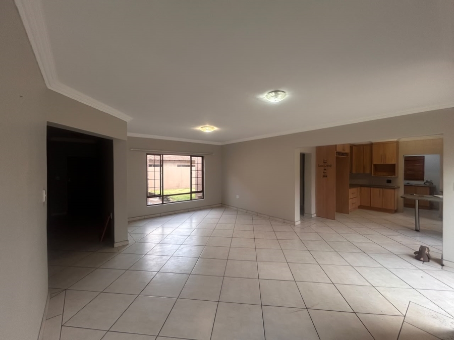 5 Bedroom Property for Sale in Vanderbijlpark SE 8 Gauteng