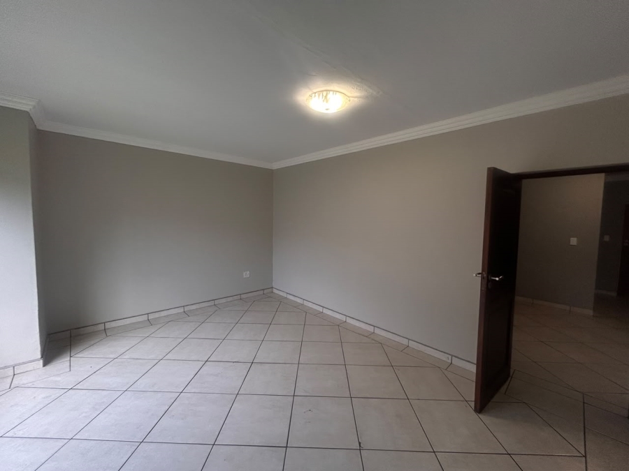 5 Bedroom Property for Sale in Vanderbijlpark SE 8 Gauteng