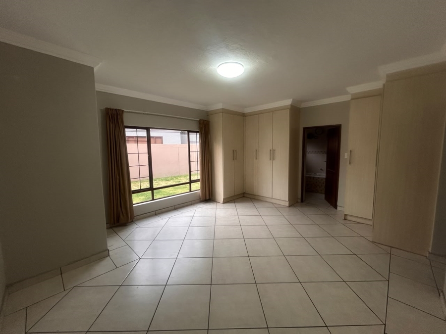5 Bedroom Property for Sale in Vanderbijlpark SE 8 Gauteng