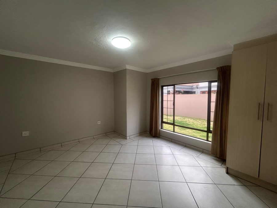 5 Bedroom Property for Sale in Vanderbijlpark SE 8 Gauteng