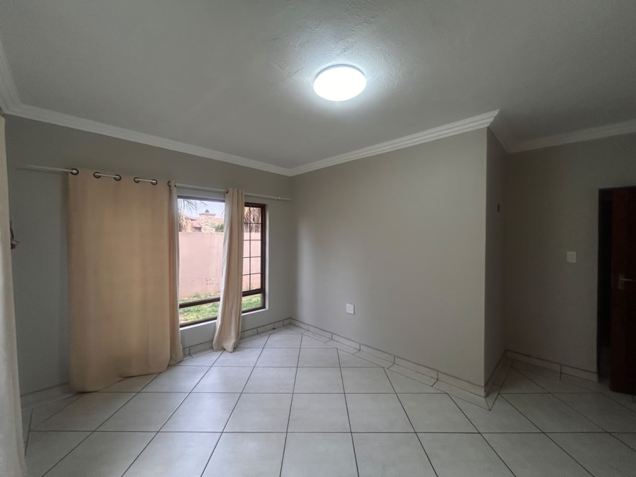 5 Bedroom Property for Sale in Vanderbijlpark SE 8 Gauteng