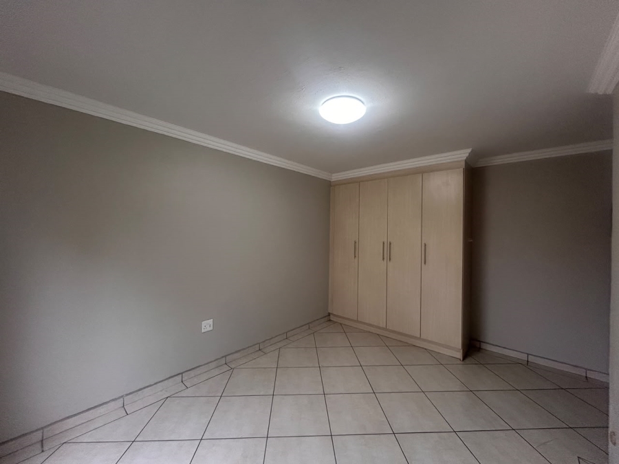 5 Bedroom Property for Sale in Vanderbijlpark SE 8 Gauteng