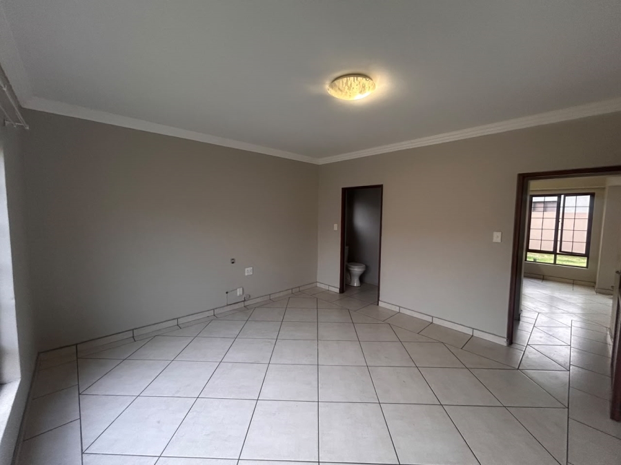 5 Bedroom Property for Sale in Vanderbijlpark SE 8 Gauteng