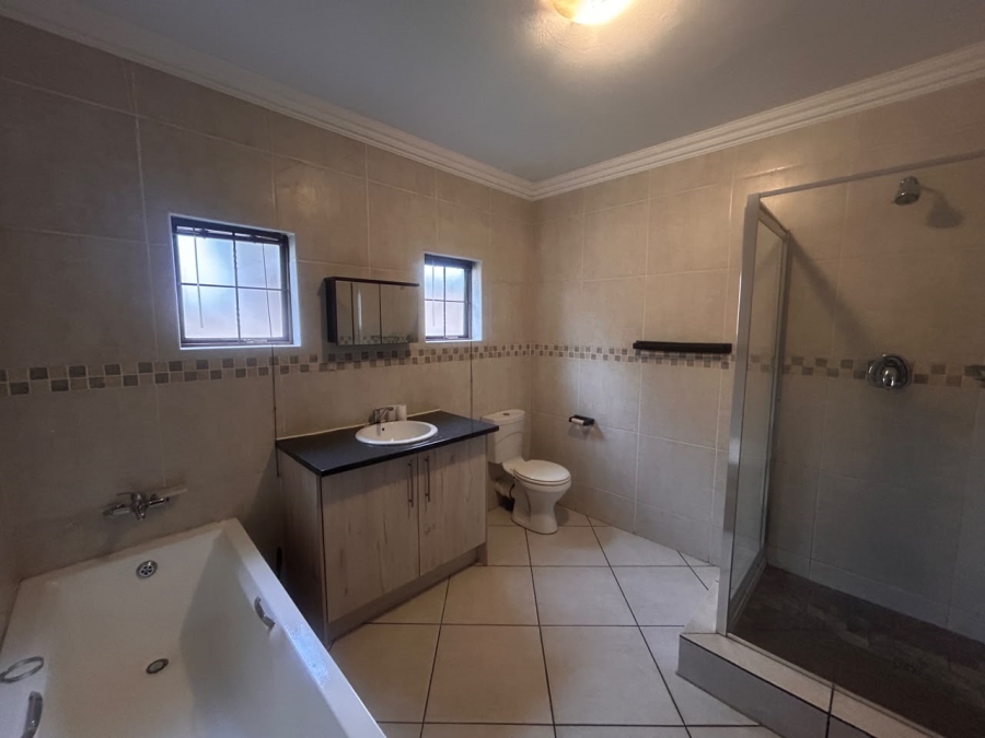 5 Bedroom Property for Sale in Vanderbijlpark SE 8 Gauteng
