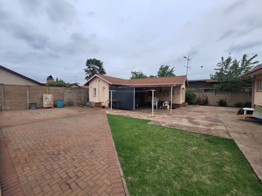 3 Bedroom Property for Sale in Vanderbijlpark SE 7 Gauteng