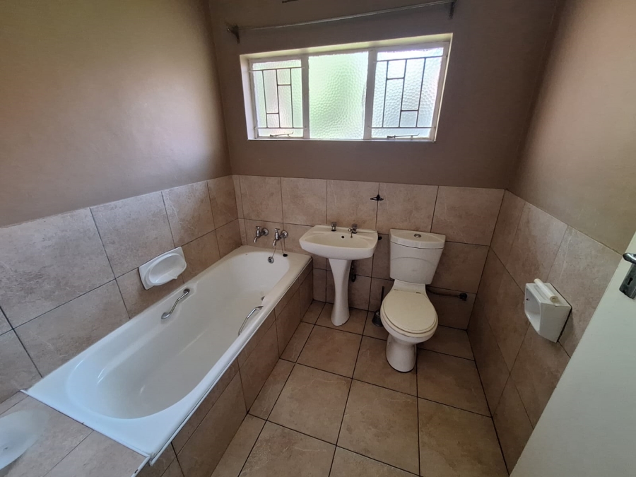 4 Bedroom Property for Sale in Vanderbijlpark SE 6 Gauteng
