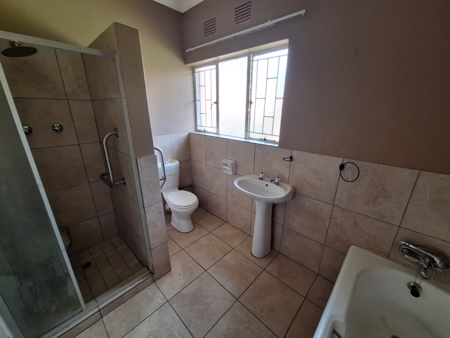 4 Bedroom Property for Sale in Vanderbijlpark SE 6 Gauteng