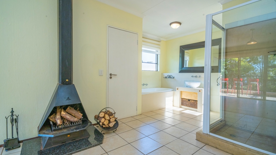 To Let 3 Bedroom Property for Rent in Broadacres Gauteng