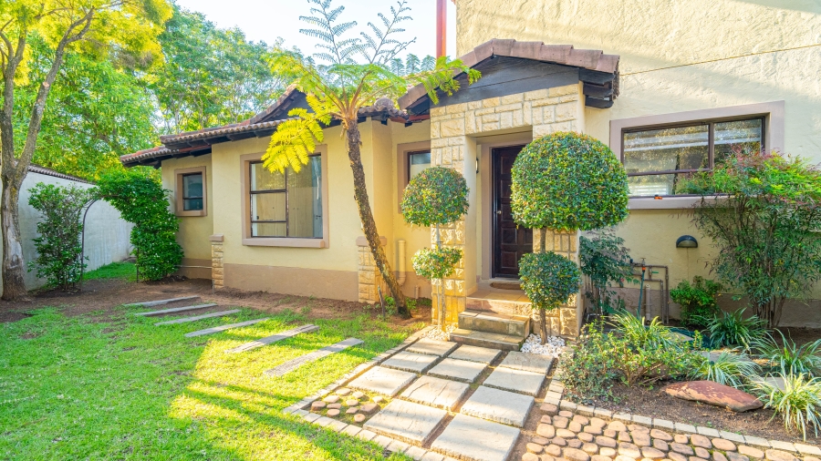 To Let 3 Bedroom Property for Rent in Broadacres Gauteng