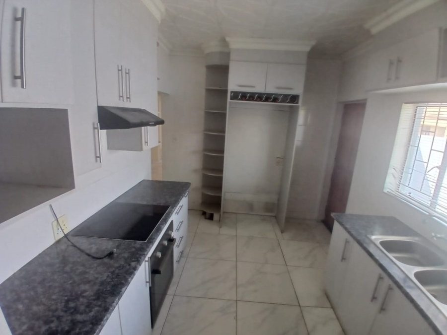 4 Bedroom Property for Sale in Theresa Park Gauteng