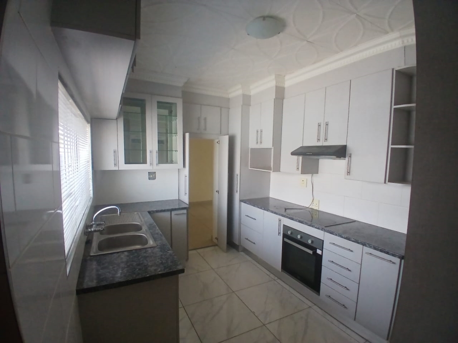 4 Bedroom Property for Sale in Theresa Park Gauteng