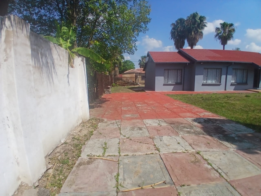 4 Bedroom Property for Sale in Theresa Park Gauteng