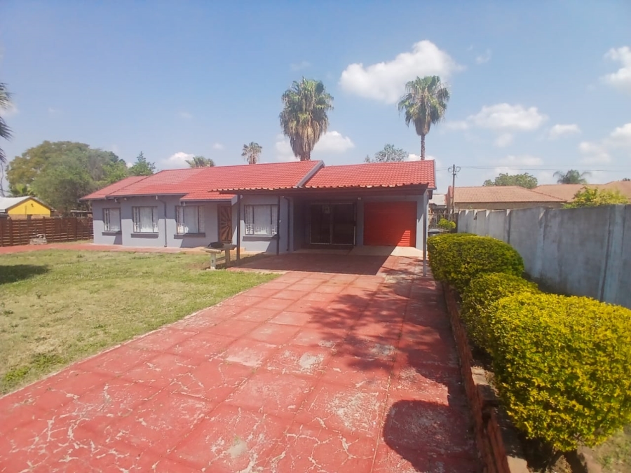 4 Bedroom Property for Sale in Theresa Park Gauteng
