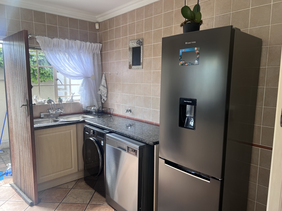 To Let 3 Bedroom Property for Rent in Sterrewag Gauteng