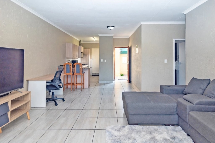 To Let 2 Bedroom Property for Rent in Strubensvallei Gauteng