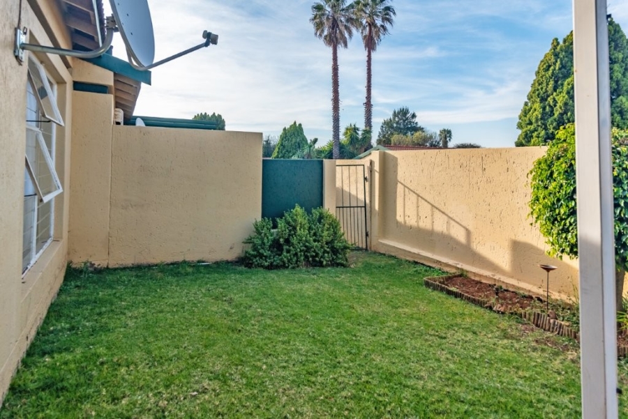 To Let 2 Bedroom Property for Rent in Strubensvallei Gauteng