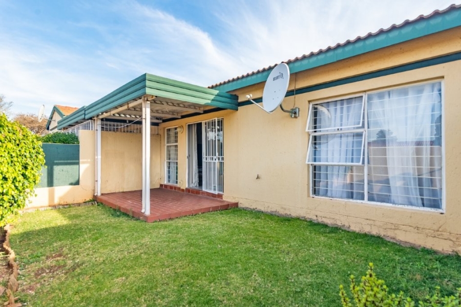 To Let 2 Bedroom Property for Rent in Strubensvallei Gauteng
