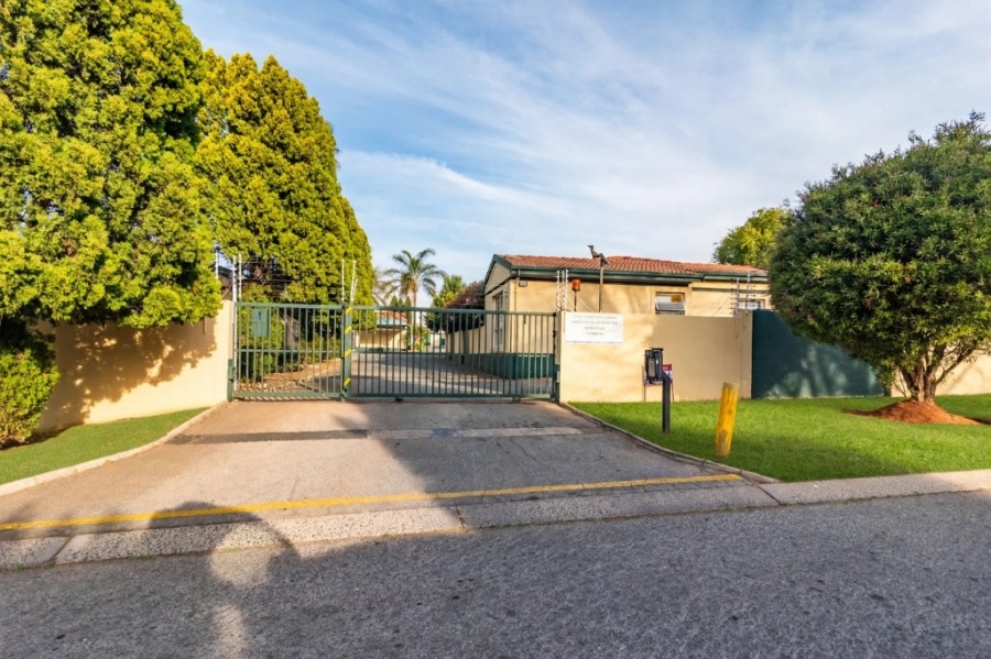 To Let 2 Bedroom Property for Rent in Strubensvallei Gauteng