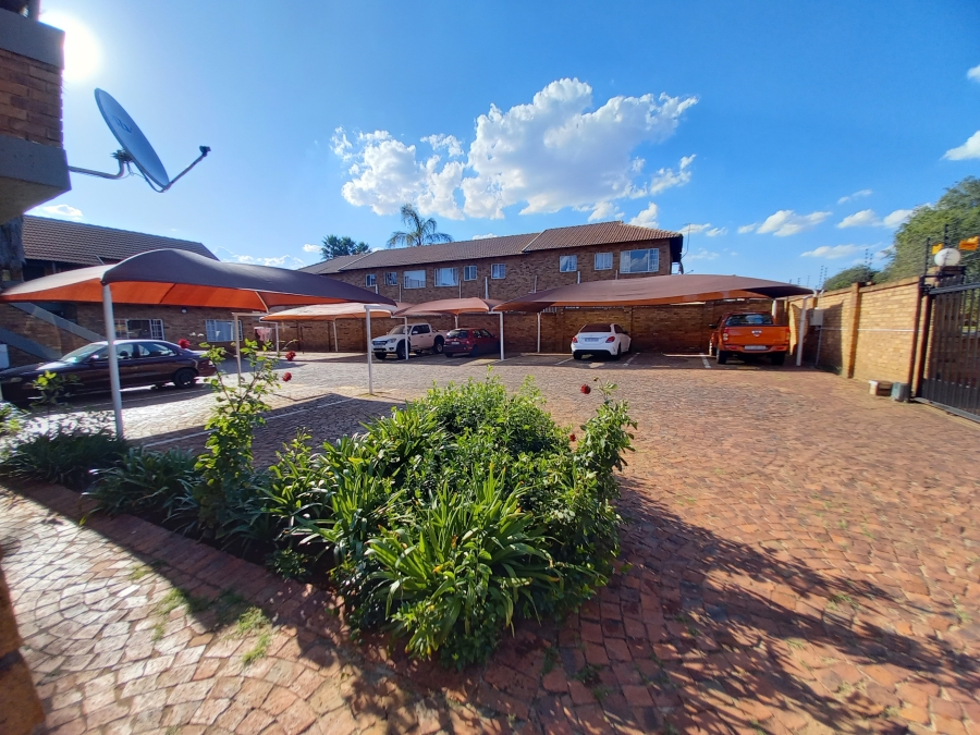2 Bedroom Property for Sale in Kenleaf Gauteng