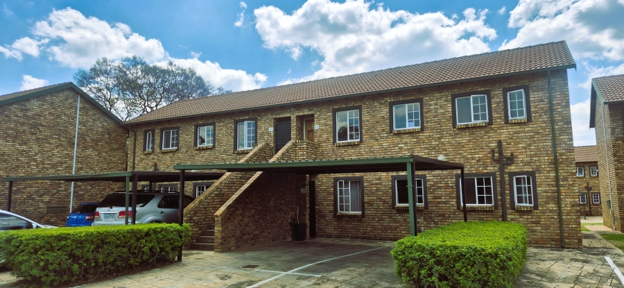 2 Bedroom Property for Sale in Die Hoewes Gauteng