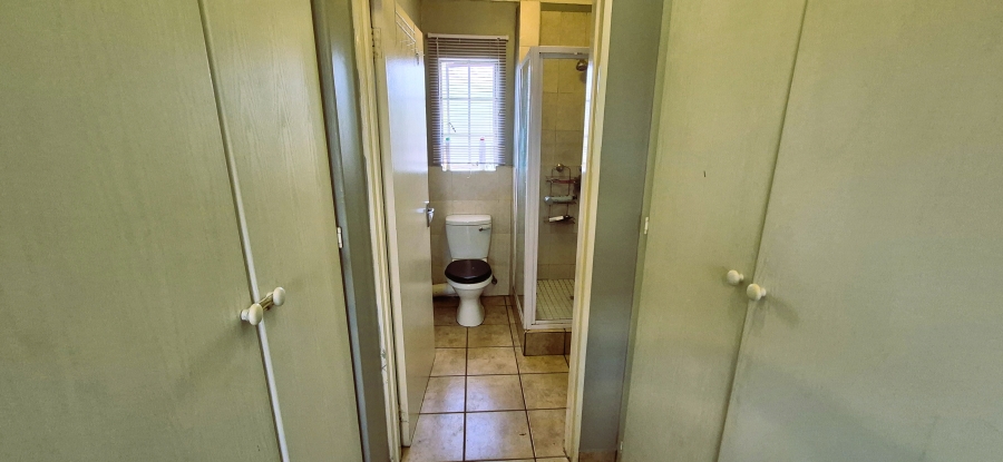 2 Bedroom Property for Sale in Die Hoewes Gauteng