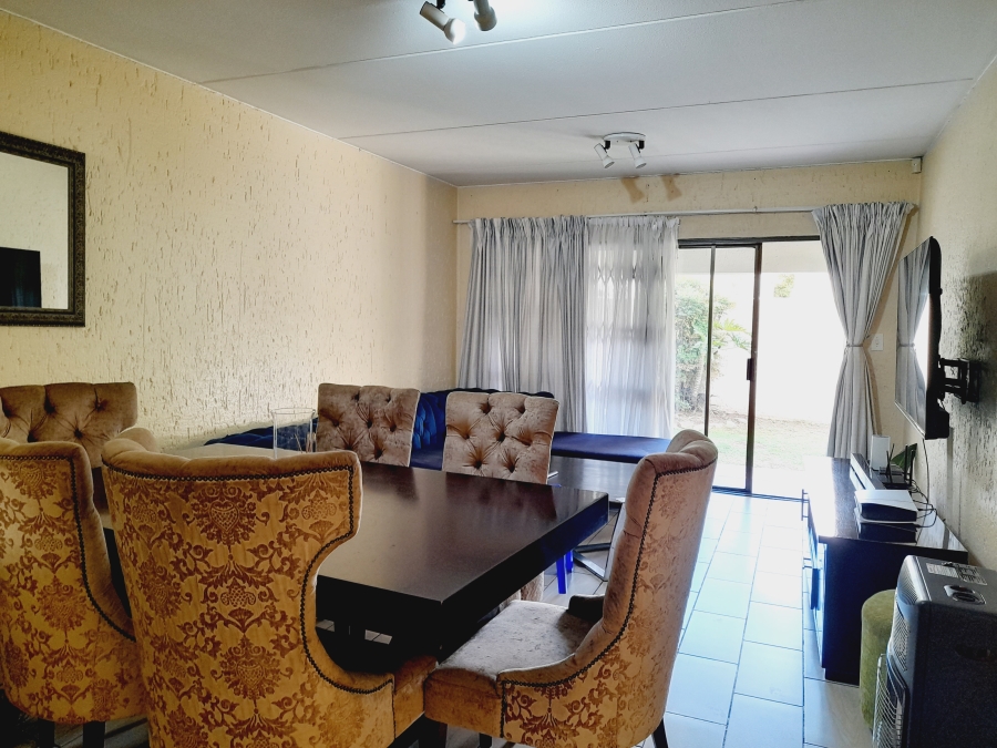 To Let 2 Bedroom Property for Rent in Vorna Valley Gauteng