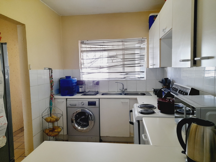 To Let 2 Bedroom Property for Rent in Vorna Valley Gauteng